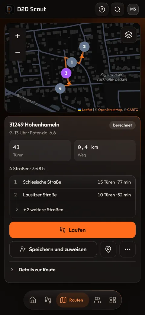 Die App am Handy: eine automatisch berechnete Laufroute in Hohenhameln auf der Karte, mit Türen, Weg und Straßenliste